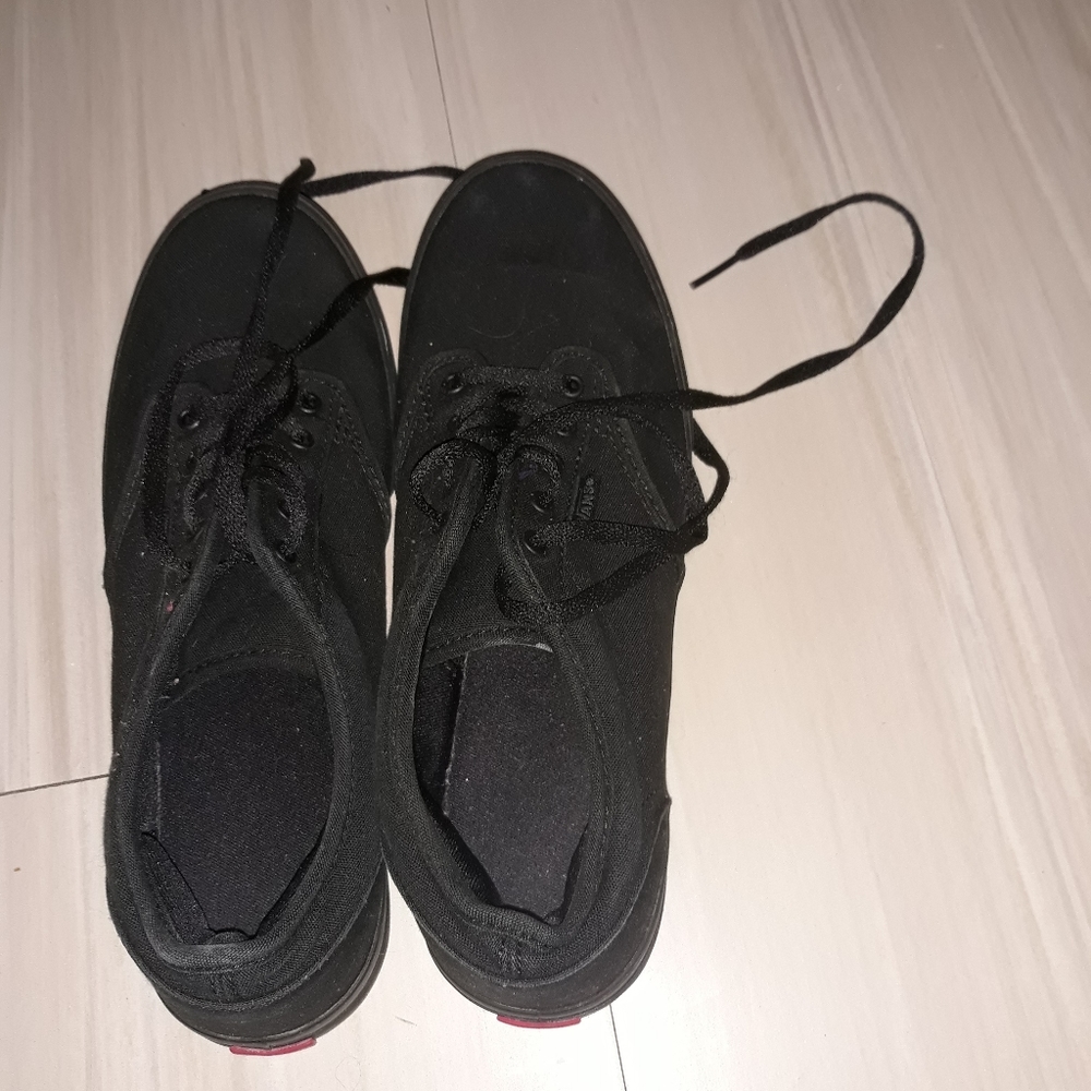 WOMENS VANS SIZE 8.5 ‼️